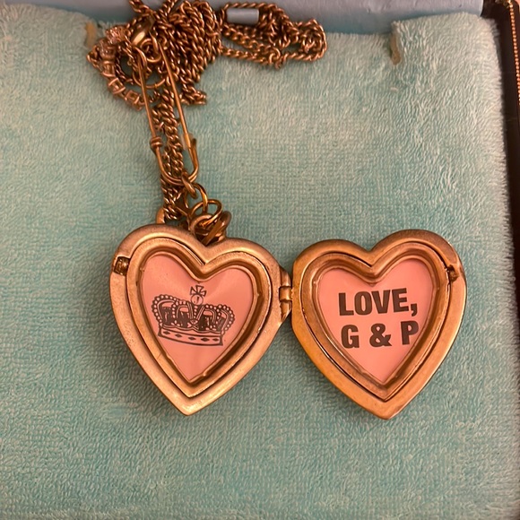 Juicy Couture XL heart shaped crown locket Y2K - Picture 5 of 9
